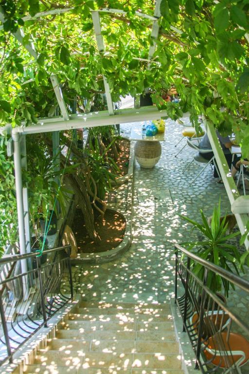 George Apartments Livadia  Dış mekan fotoğraf